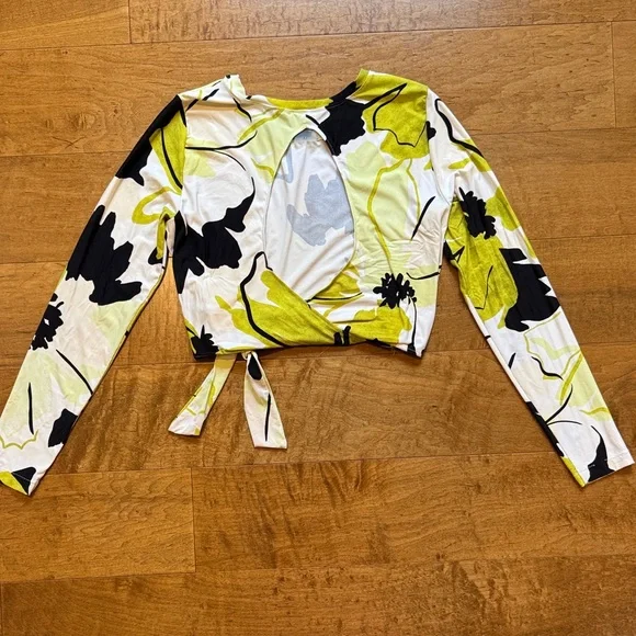 CALIA by Carrie Underwood Floral Swim Coverup Set - Top and High Rise Shorts - Picture 4 of 9